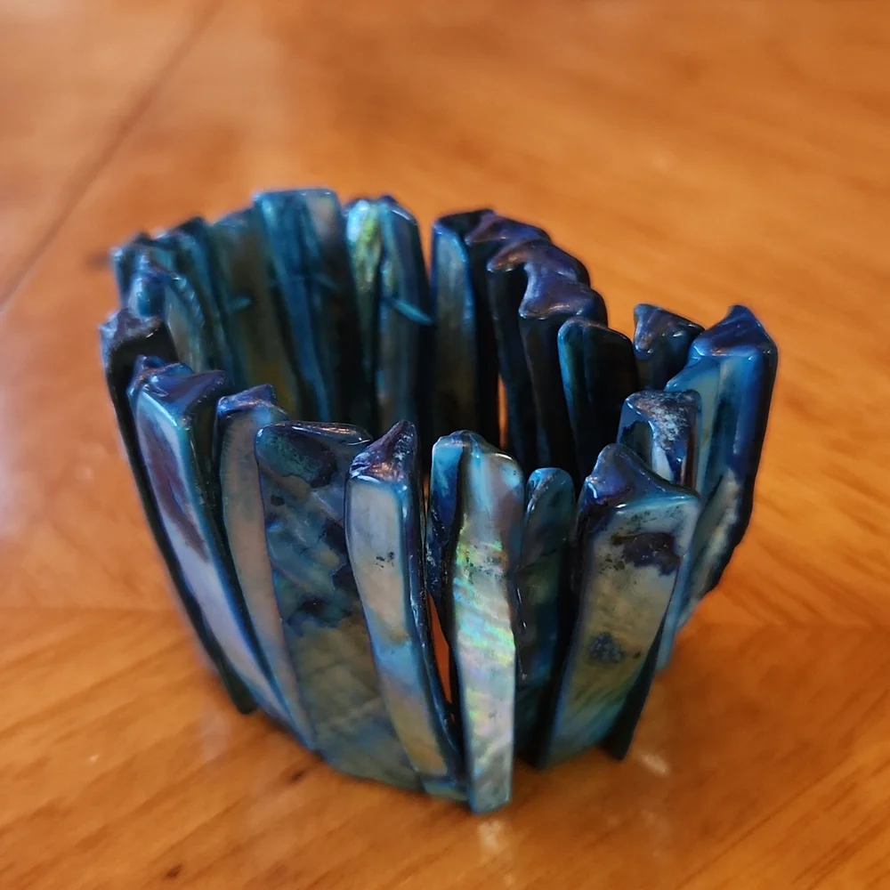 Turquoise Stretchy Bracelet, GUC